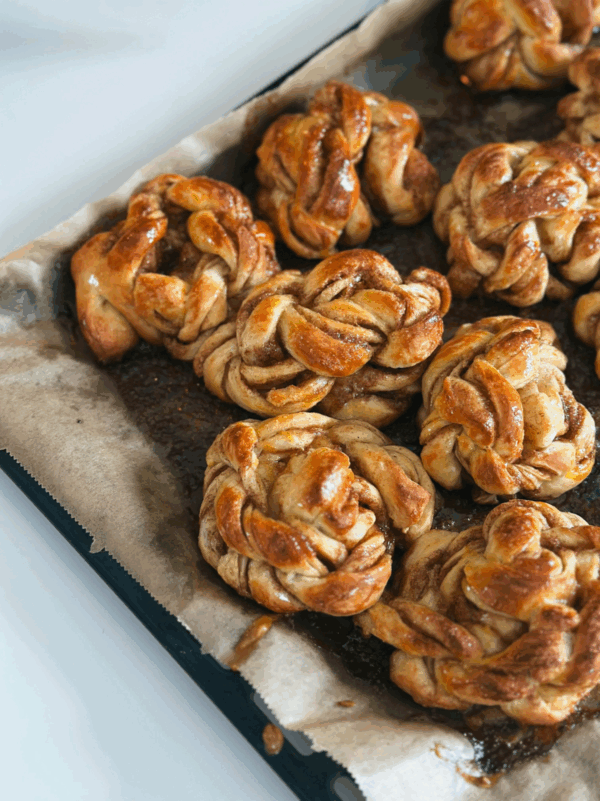 Cinnamon Buns (6 pack)